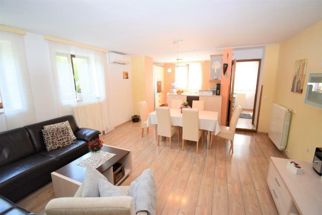 Apartment Vita Vodnjan Bagian luar foto