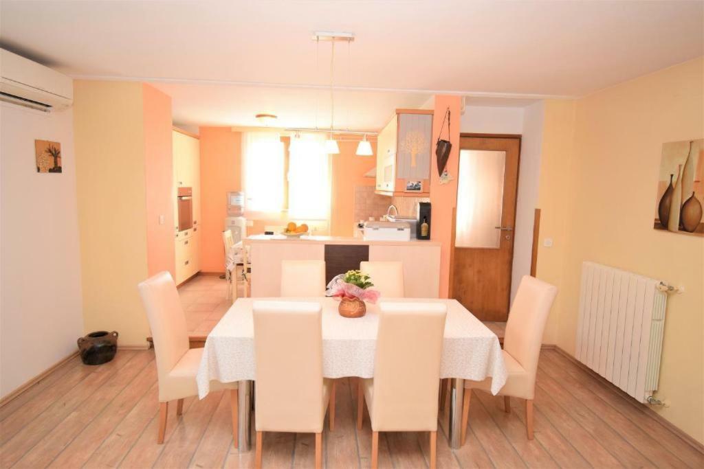 Apartment Vita Vodnjan Bagian luar foto