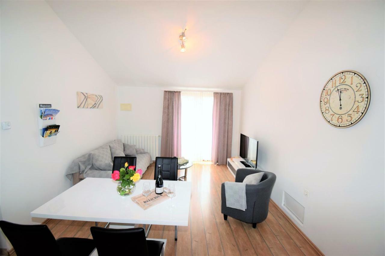 Apartment Vita Vodnjan Bagian luar foto