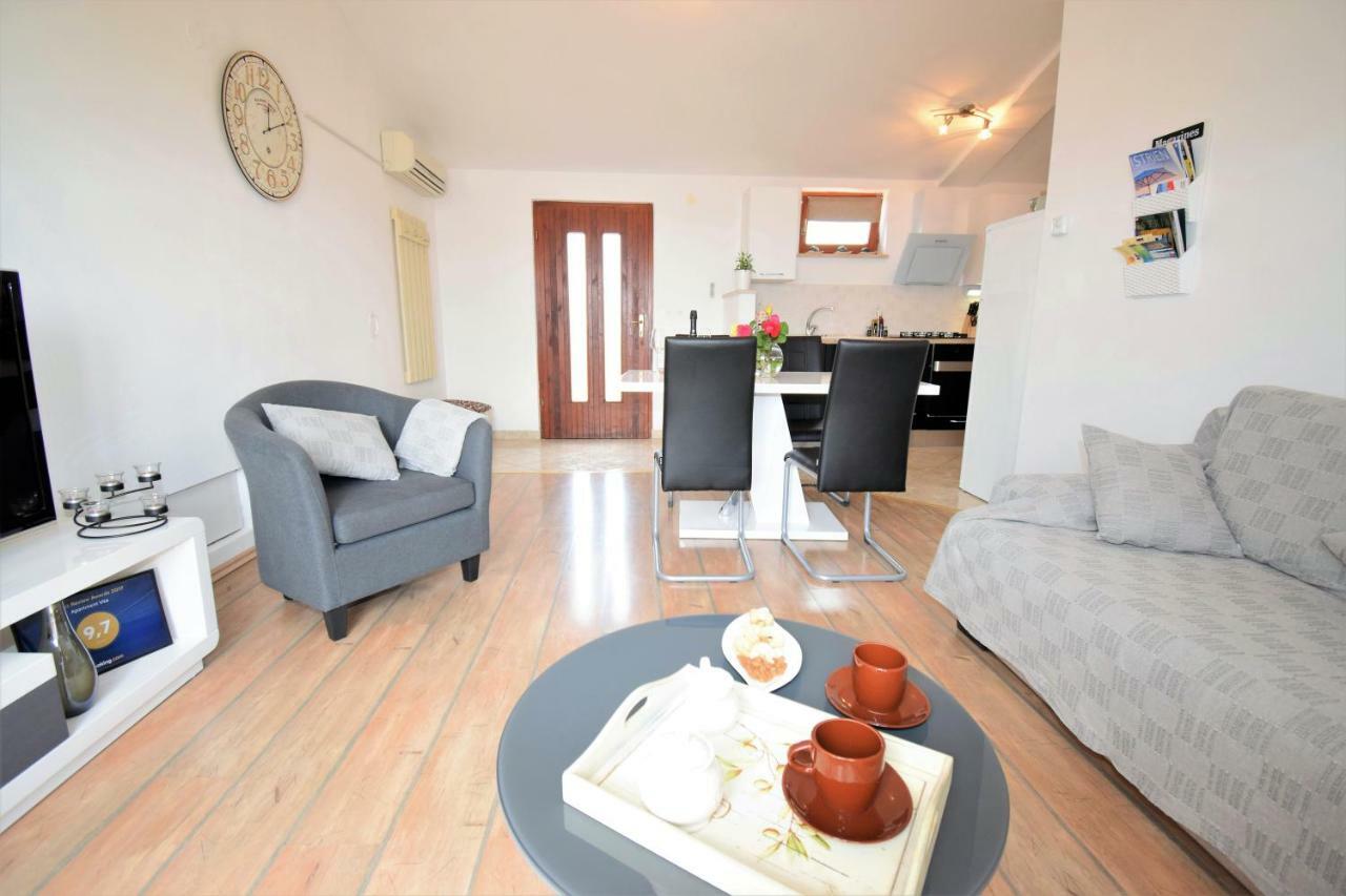 Apartment Vita Vodnjan Bagian luar foto