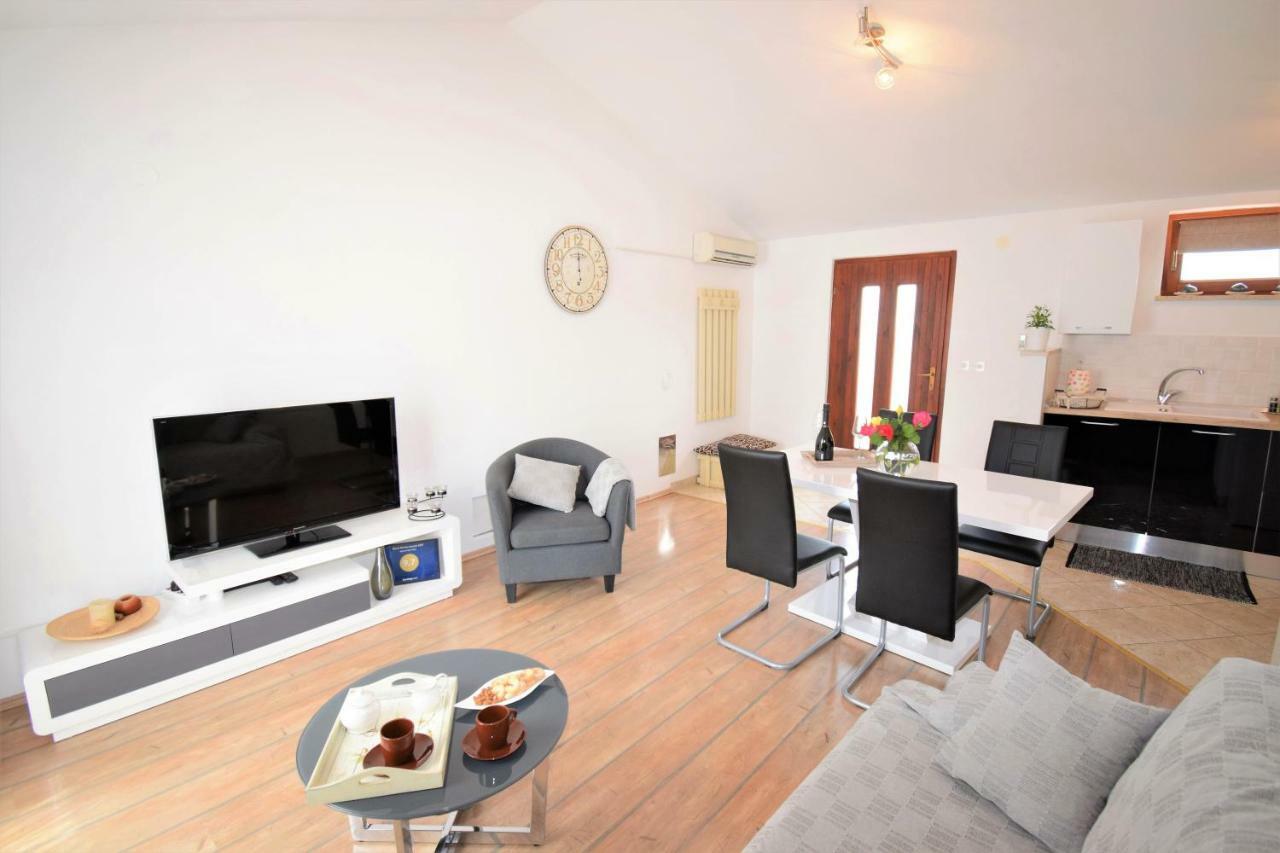 Apartment Vita Vodnjan Bagian luar foto